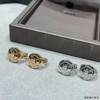 चैनल कैमेलिया सुनहरा चांदी फूल मोटिफ केंद्र क्रिस्टल अक्सेंट अंगूठी