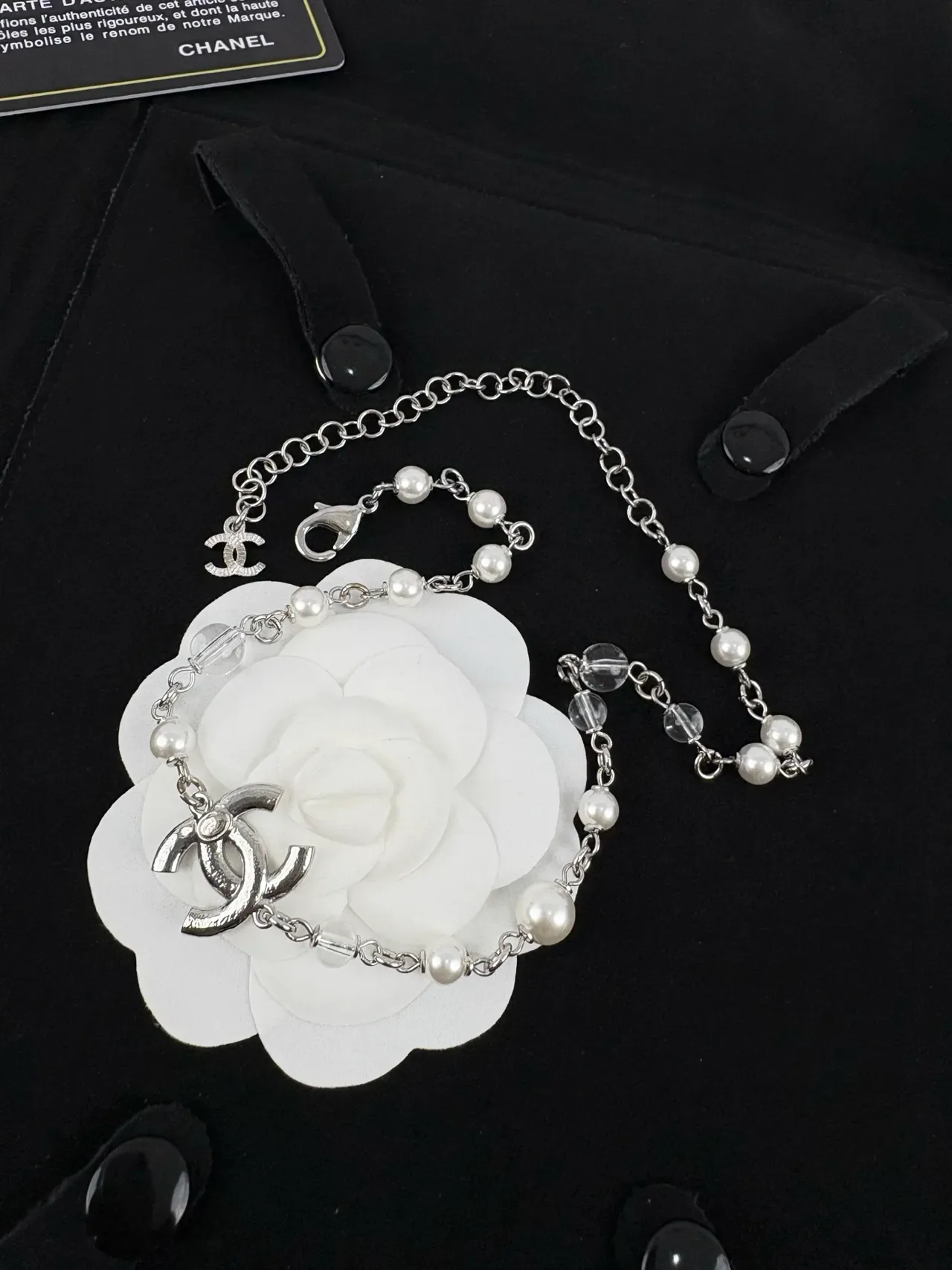 Chanel Camélia Colar Branco Prata Pérola e Cristal Corrente de Pérolas Pavé CC Logo Charm 5