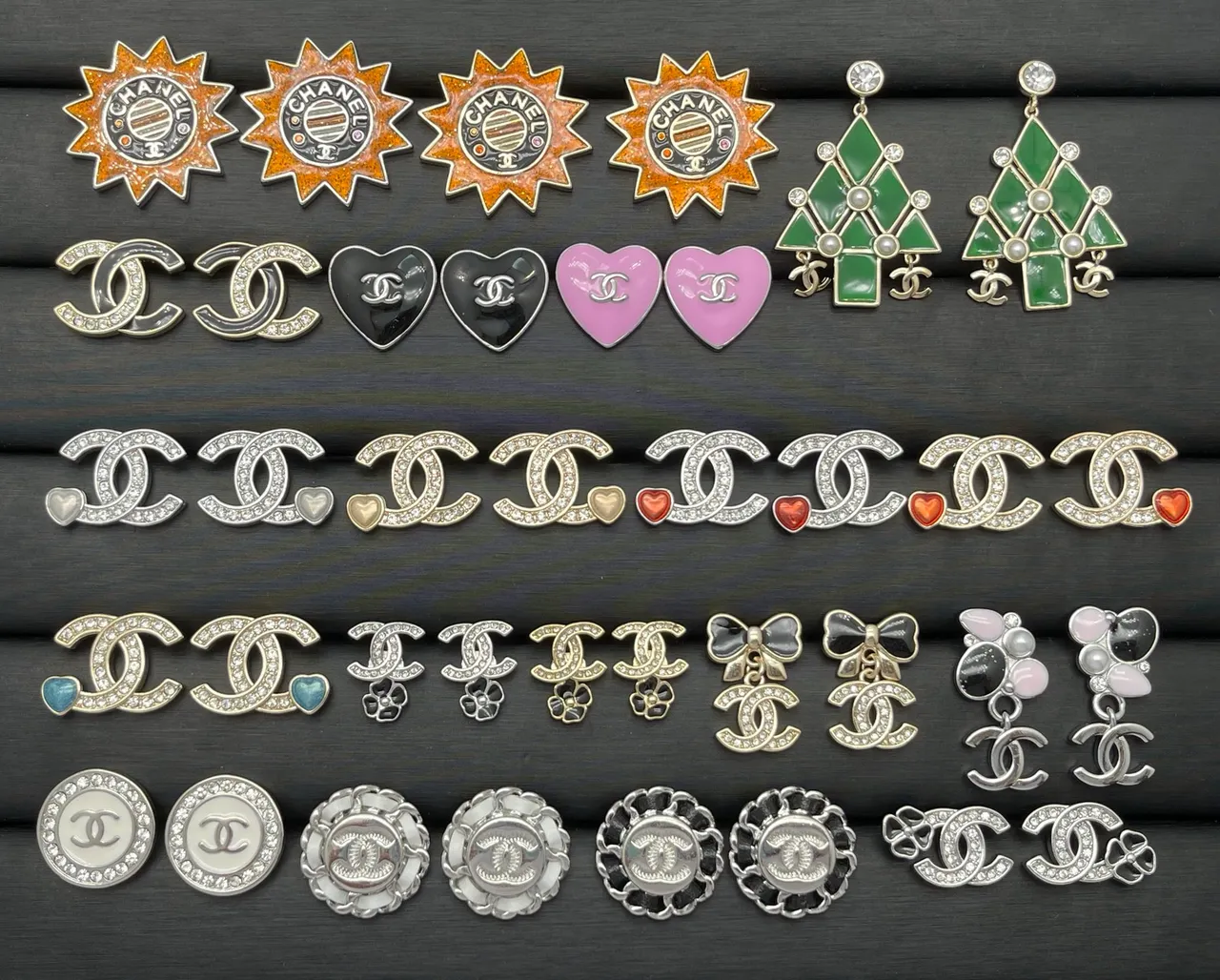 Chanel CC Logo Brooch Collection রুপো সোনা ক্রিস্টাল-এম্বেলিশড কুইল্টেড মোটিফ ব্রোচ 2