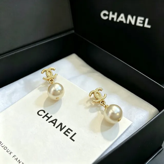 Chanel CC Pearl Drop Earrings 9