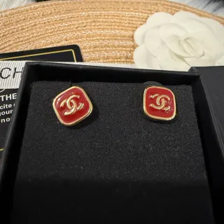 Chanel CC Square أقراط إيسمال أحمر درجة ذهبية مربعة