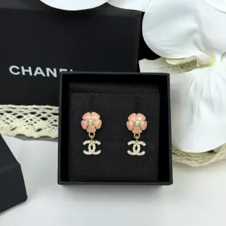 Chanel لؤلؤ وكريستال زهوري CC Logo أقراط قطرة