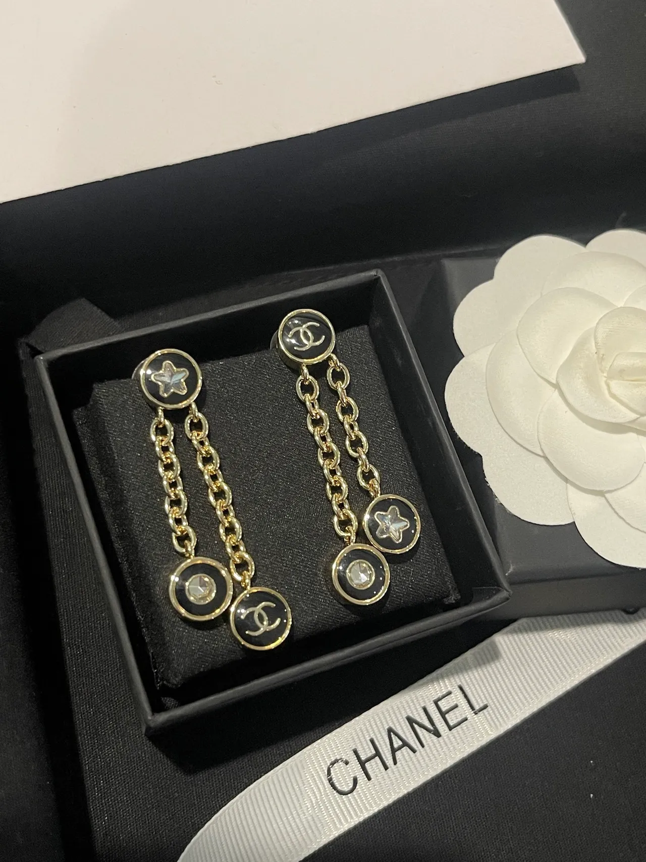 Chanel Gold Black Chain-Link Drop Enamel Circles Earrings 8
