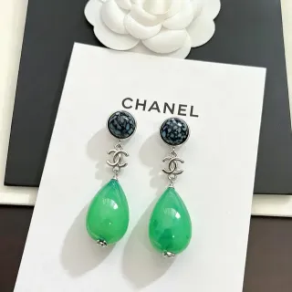 Chanel أخضر أسود قطرة دمع قلادة حجر منقط أعلى أقراط
