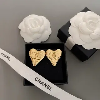 Chanel Heart CC গোল্ড-টোন কানের দুল