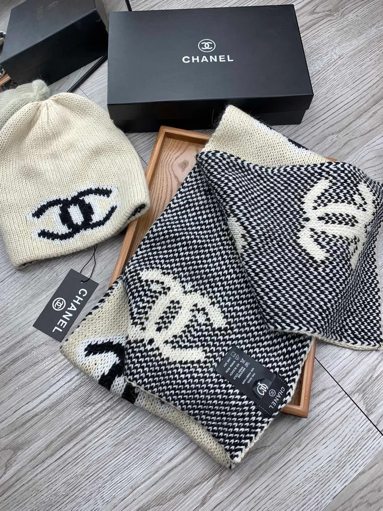 Chanel Interlocking CC Logo قبعة صوفية 4