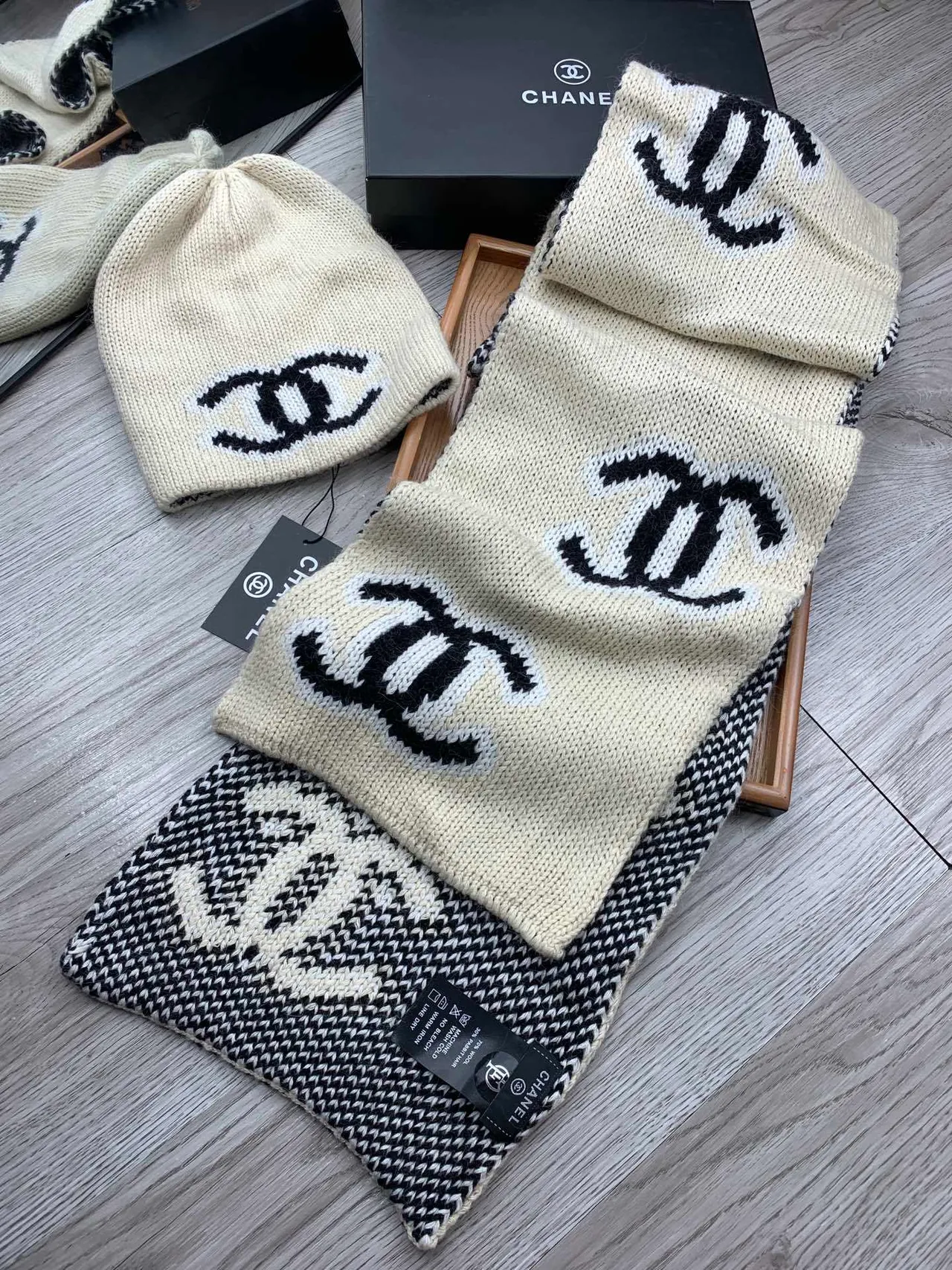 Chanel Interlocking CC Logo قبعة صوفية 5