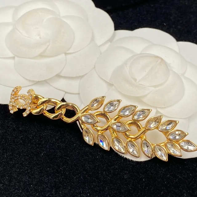 Chanel Broche folha de videira cristal dourado branco corrente de elos folhas em corte de marquês broche 4