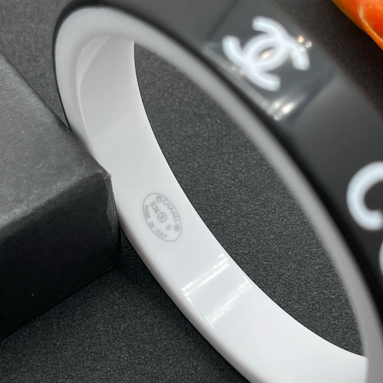 Chanel Logo Bracelet Noir et Blanc 3
