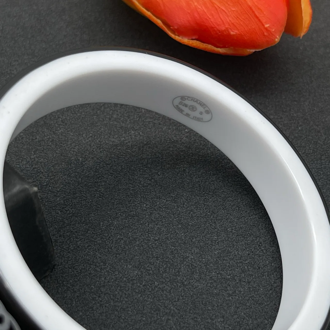 Chanel Logo Bracelet Noir et Blanc 4