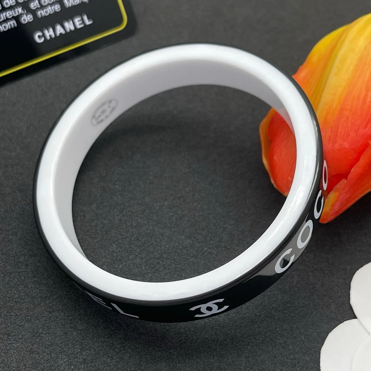 Chanel Logo Bracelet Noir et Blanc 5