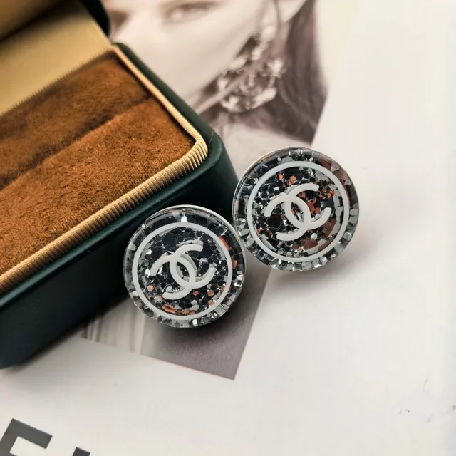 Chanel Logo Stud Brincos Preto Branco Circular Glitter Mosaic 6