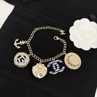 Chanel سوار مالتي تشارم سلسلة ذهبية زرقاء