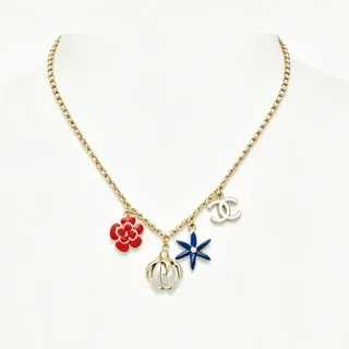 Chanel Multi-Charm मिनाए ولون ذهبي قلادة