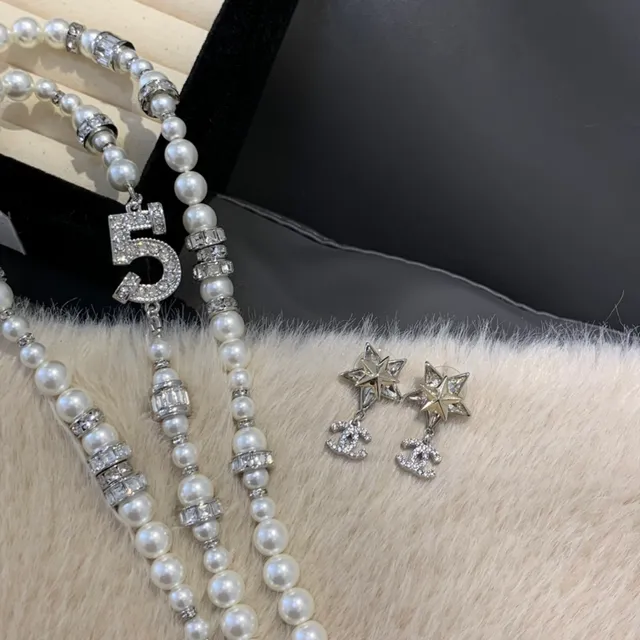 Chanel No.5 Motif Collier Blanc Argent Perle Chaîne Cristal Embellished 2