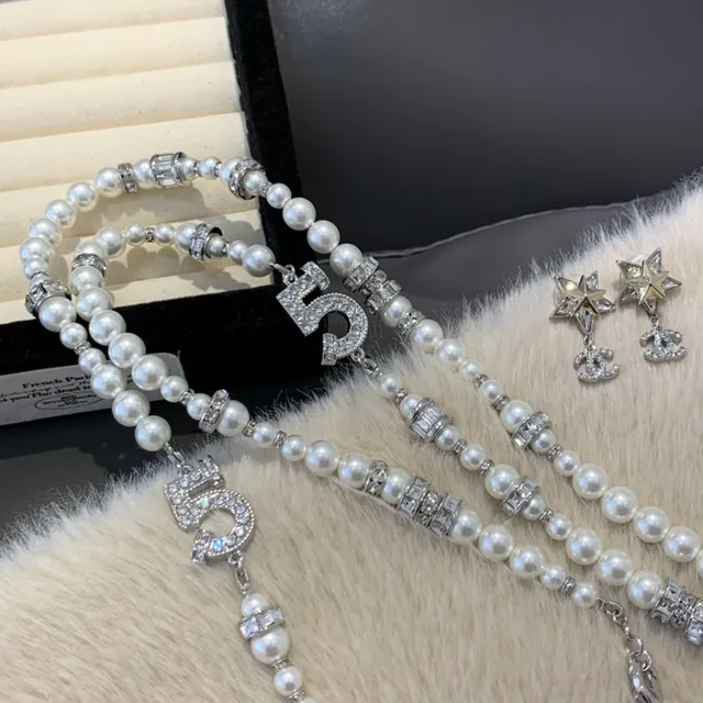 Chanel No.5 Motif Collier Blanc Argent Perle Chaîne Cristal Embellished 3