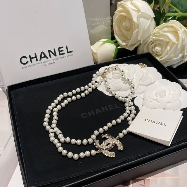Chanel Pearl and Crystal CC Logo Necklace 6