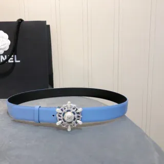 شانيل حزام جلد أزرق فاتح بإبزيم لؤلؤي وكريستال شمسي