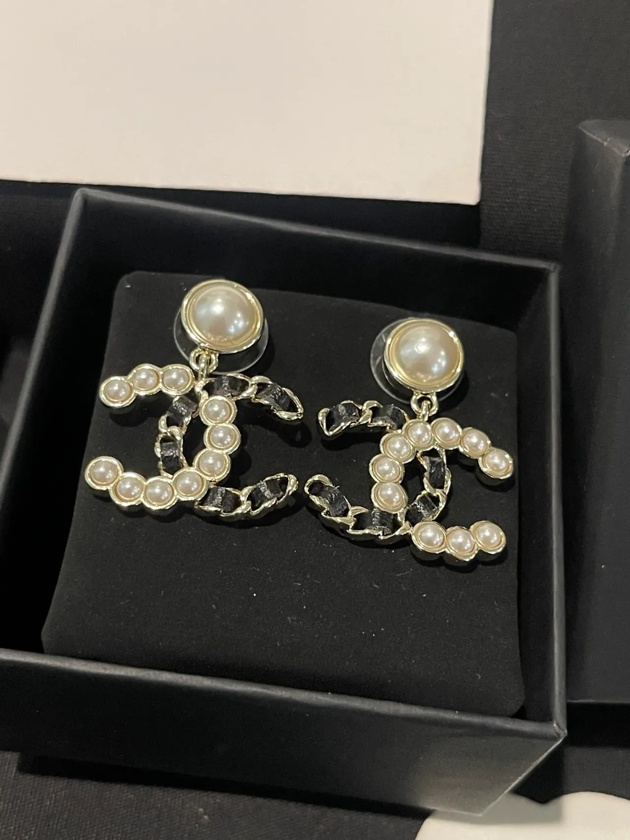 Chanel Pearl CC Silver White Chain-Link Motif Earrings 3