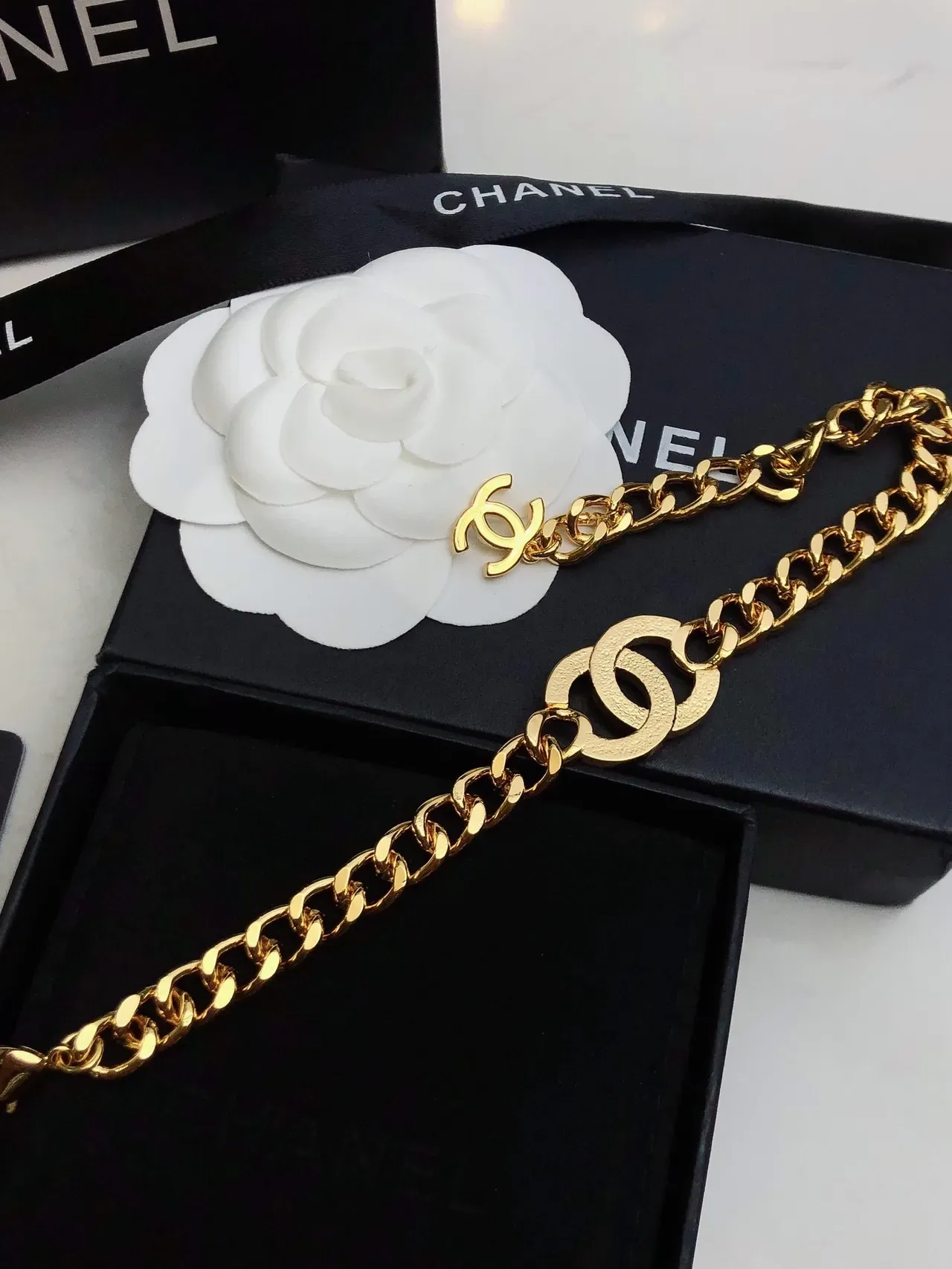 Chanel Pulseira Triple CC Corrente Curb de Cristal Tom Dourado 2
