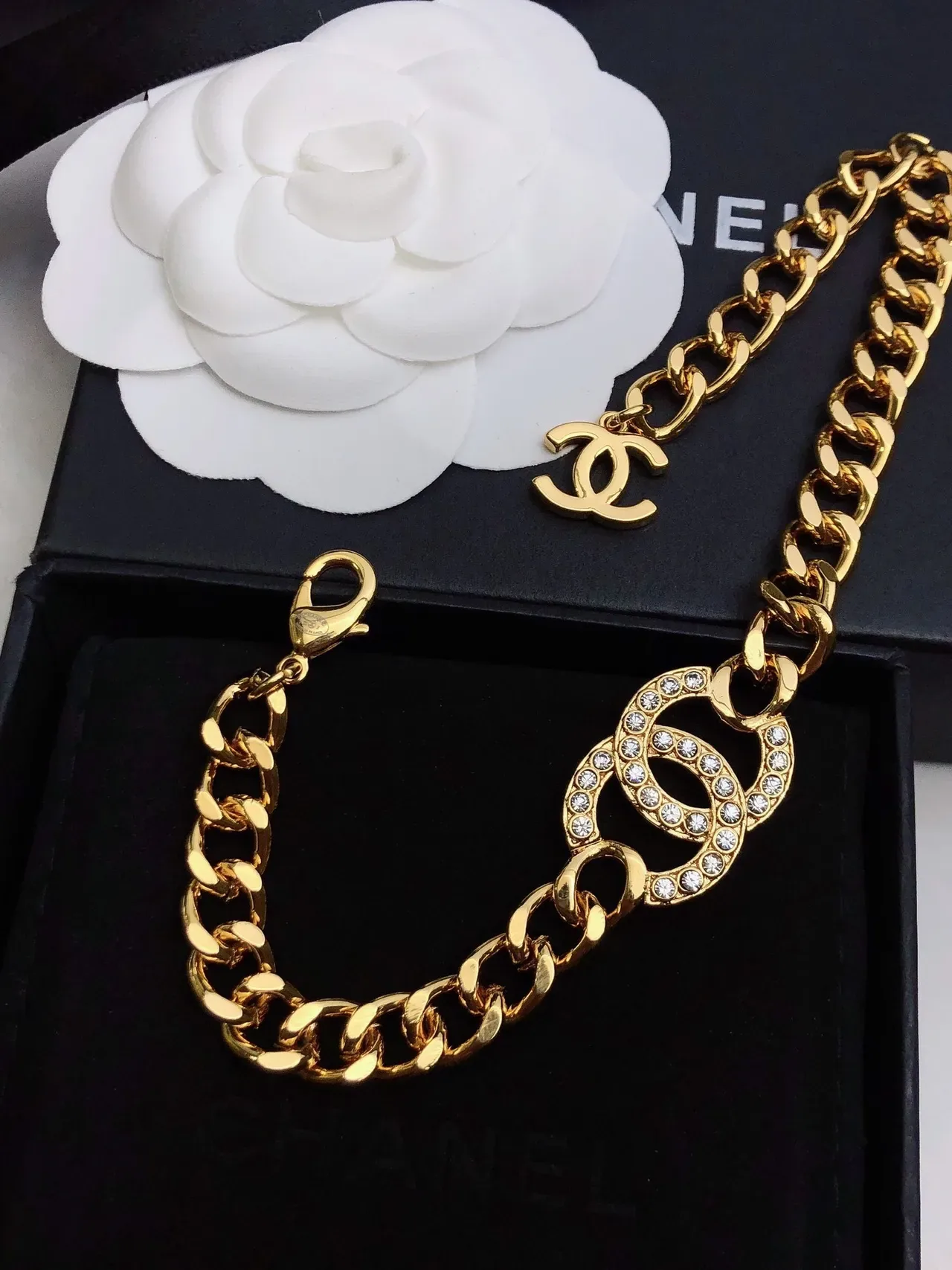 Chanel Pulseira Triple CC Corrente Curb de Cristal Tom Dourado 3