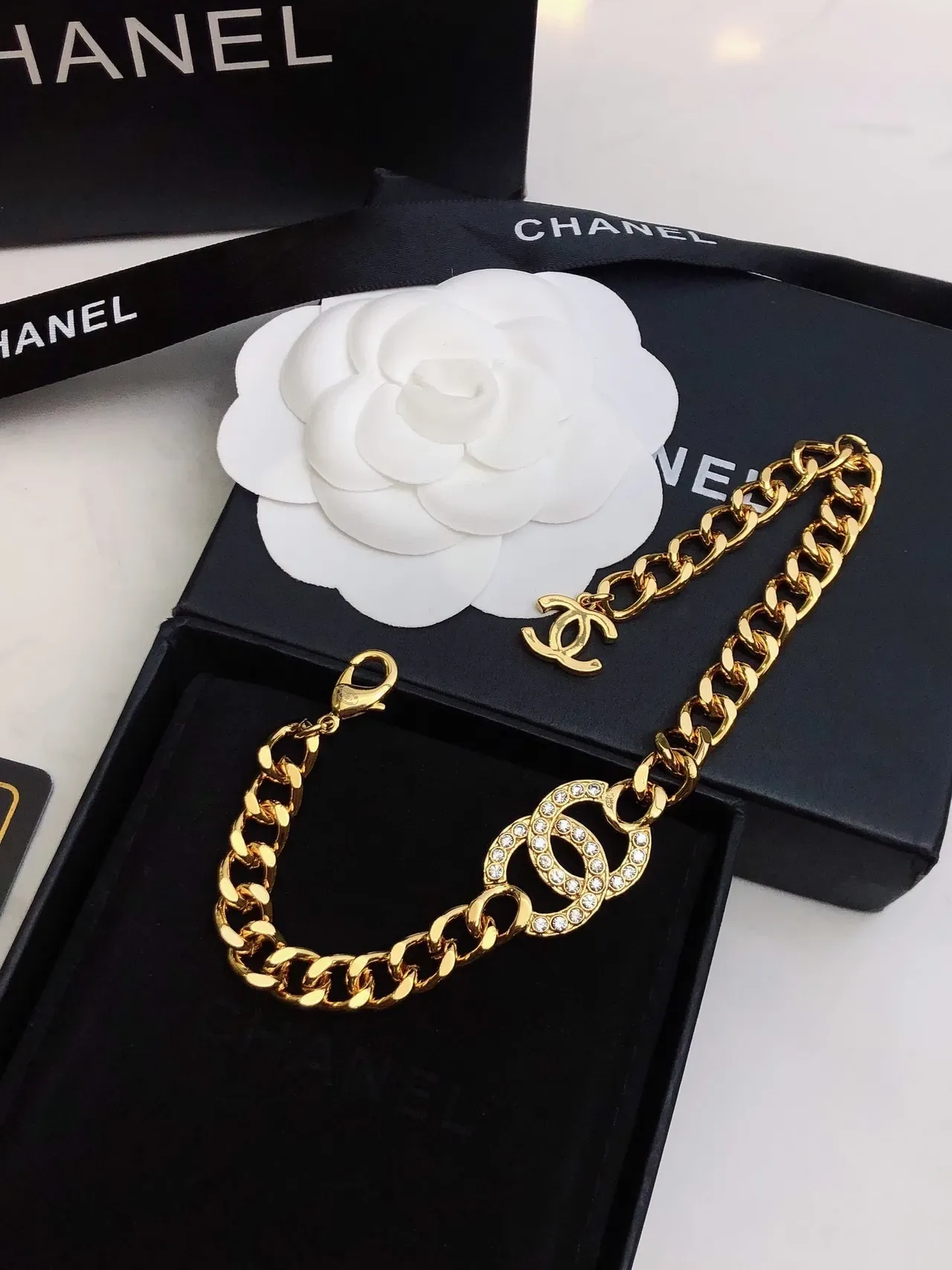 Chanel Pulseira Triple CC Corrente Curb de Cristal Tom Dourado 4