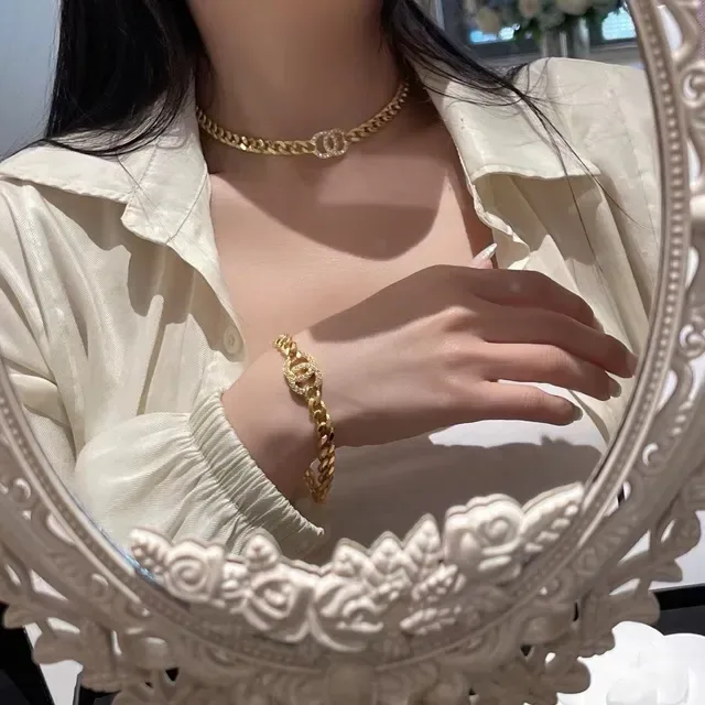 Chanel Pulseira Triple CC Corrente Curb de Cristal Tom Dourado 8