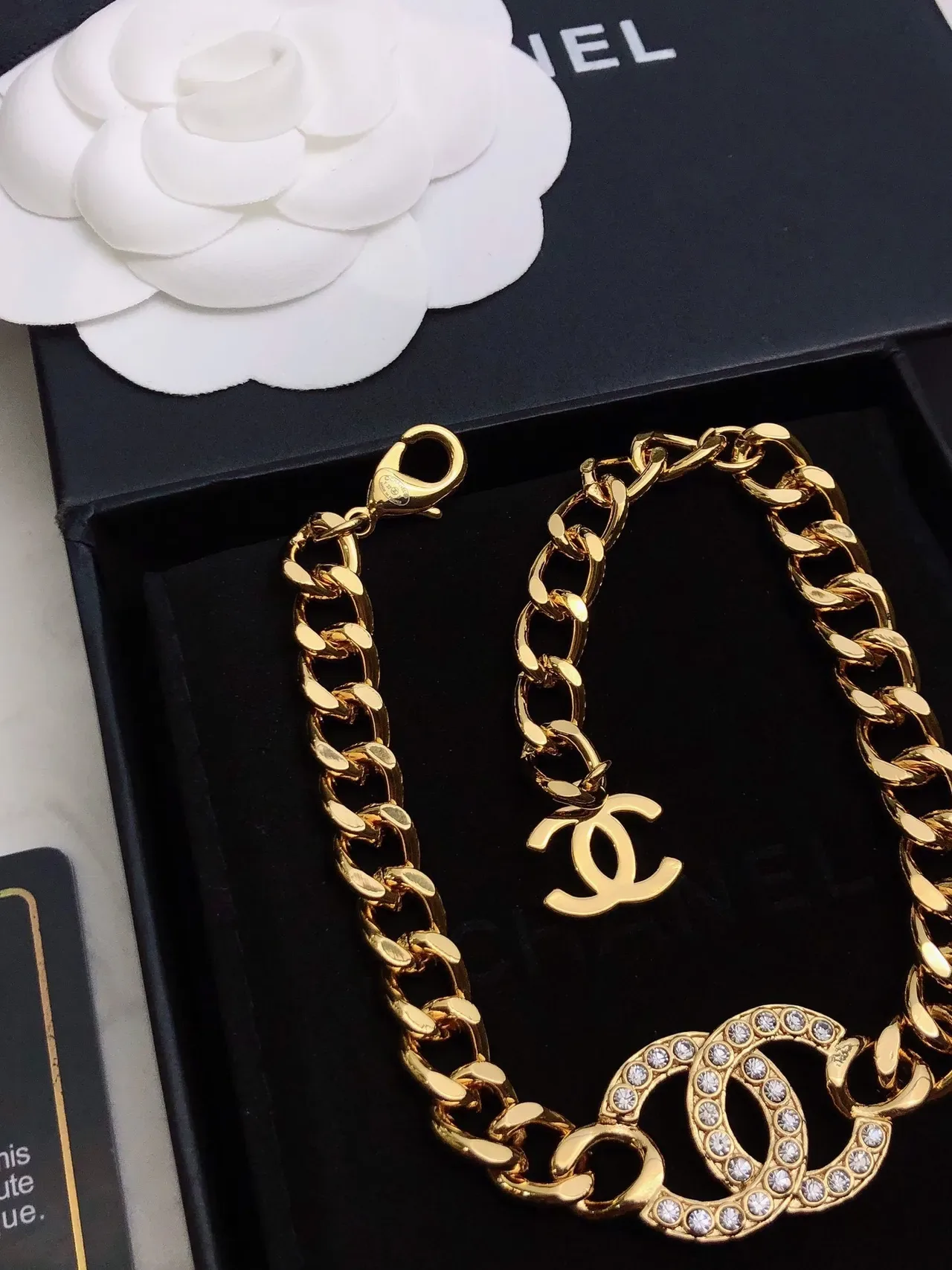 Chanel Pulseira Triple CC Corrente Curb de Cristal Tom Dourado 9