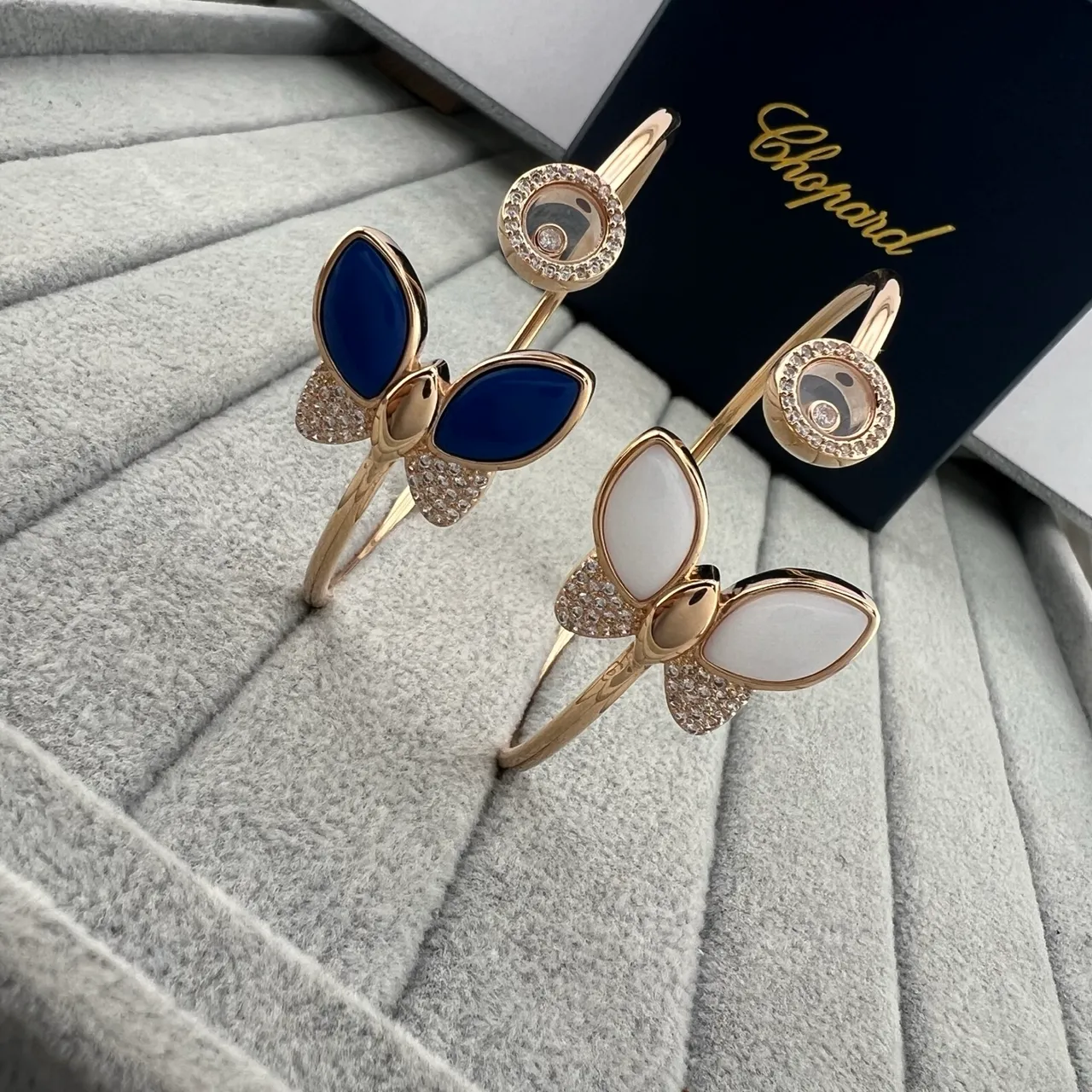 Chopard खुश बटरफ्लाई नीला सफेद मोटिफ Pavé-Set बेजेल ब्रेसलेट 3