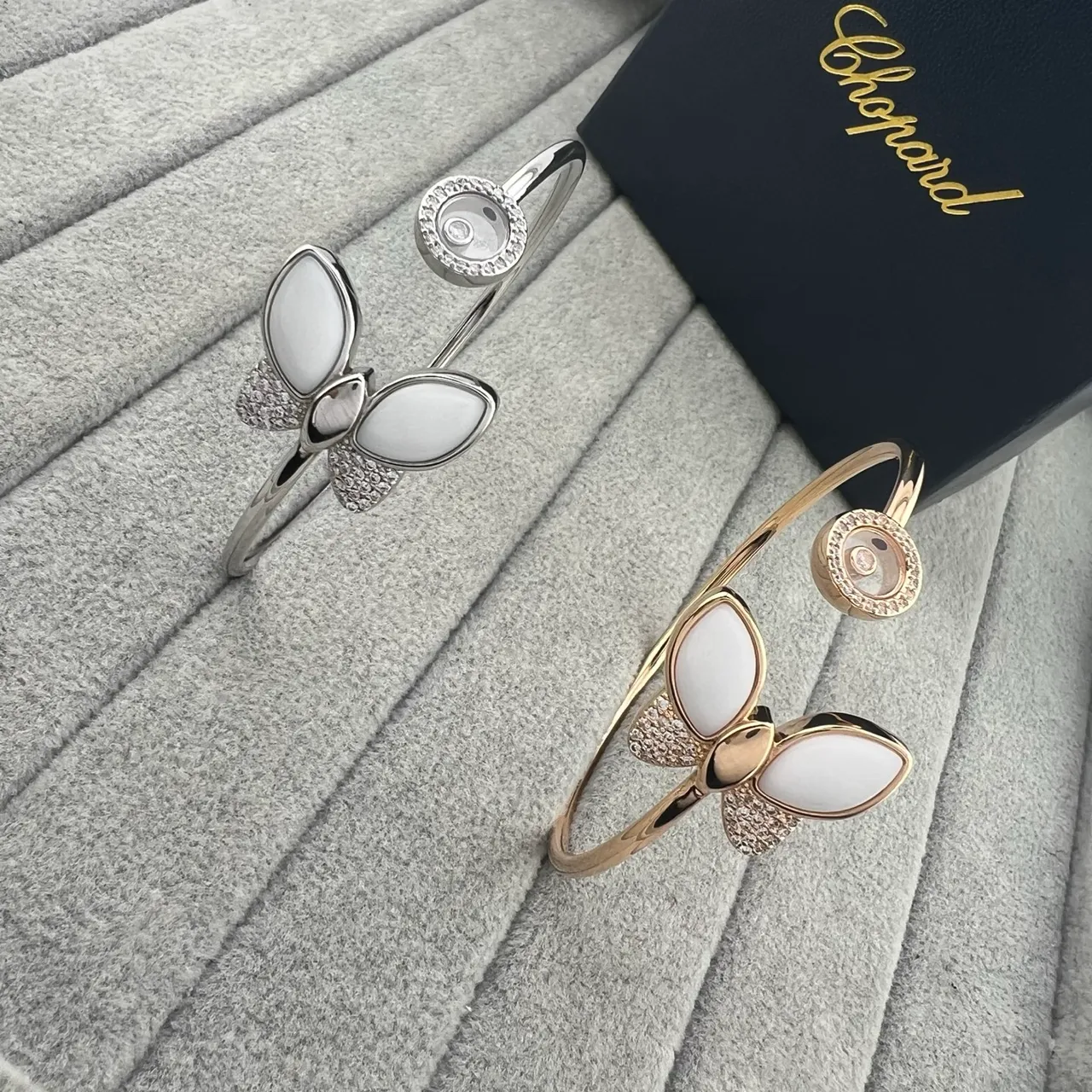 Chopard खुश बटरफ्लाई नीला सफेद मोटिफ Pavé-Set बेजेल ब्रेसलेट 6
