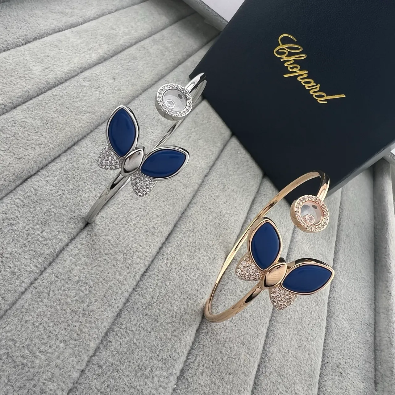 Chopard खुश बटरफ्लाई नीला सफेद मोटिफ Pavé-Set बेजेल ब्रेसलेट 7