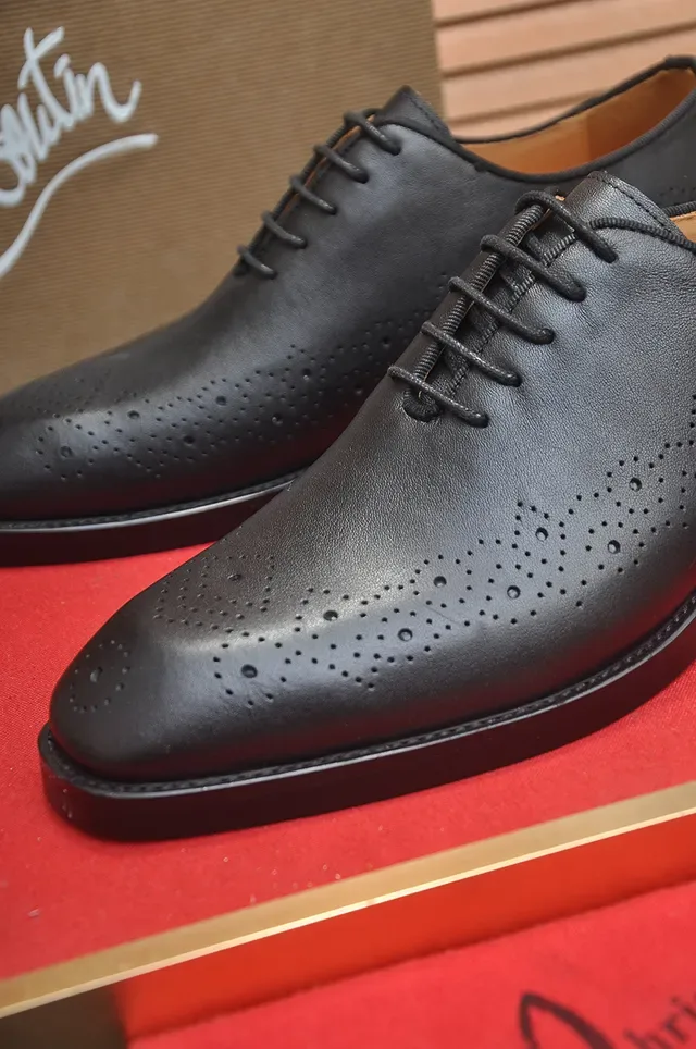 Christian Louboutin Noir Rouge Cuir Perforations Complètes Brogue 2