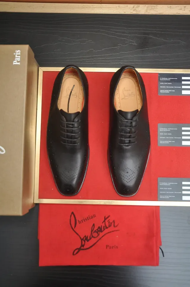 Christian Louboutin Noir Rouge Cuir Perforations Complètes Brogue 5