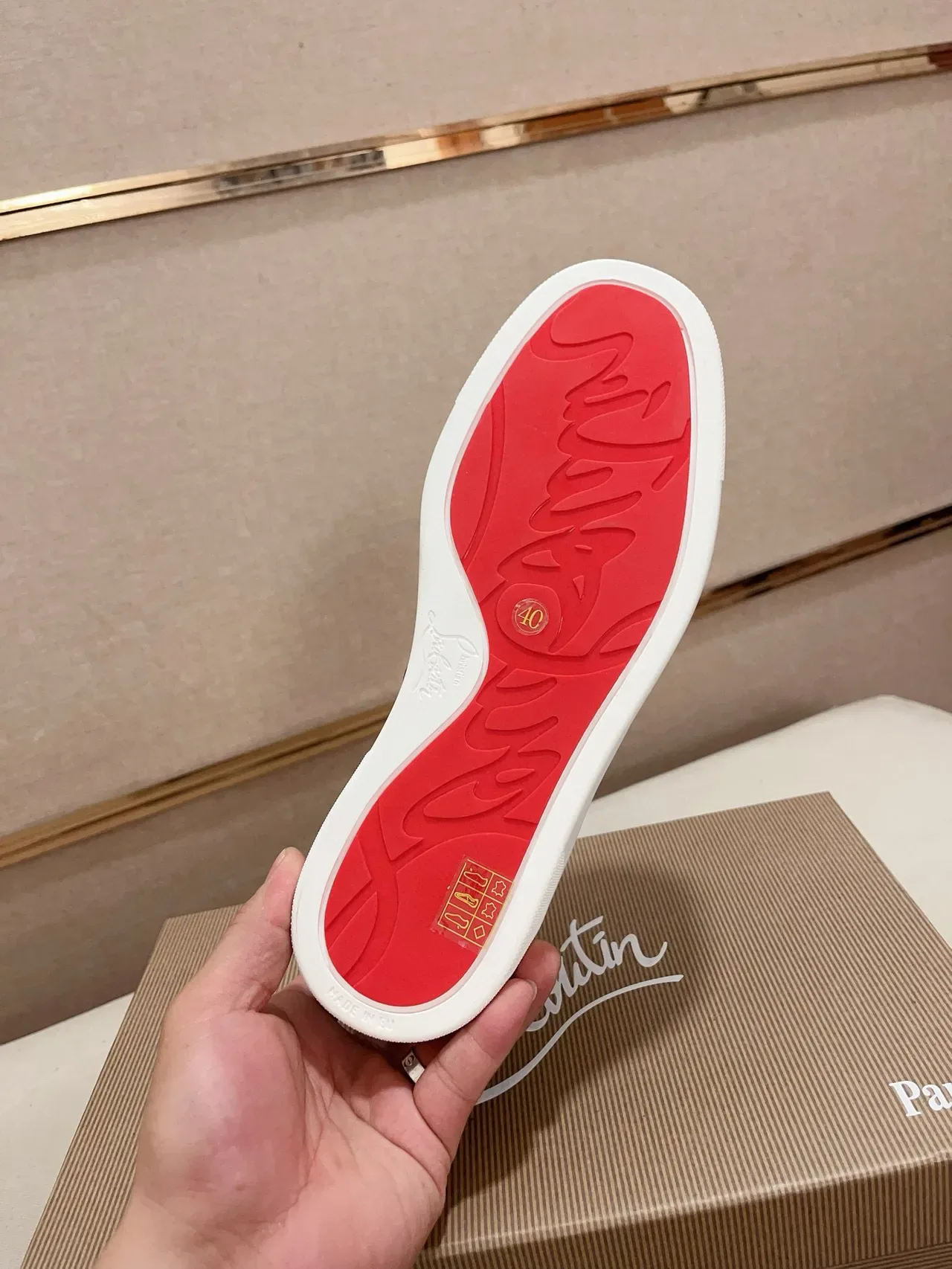 Christian Louboutin Lou Spikes أسود فيريتي فضي مدبب حذاء أسلوب حياة 8