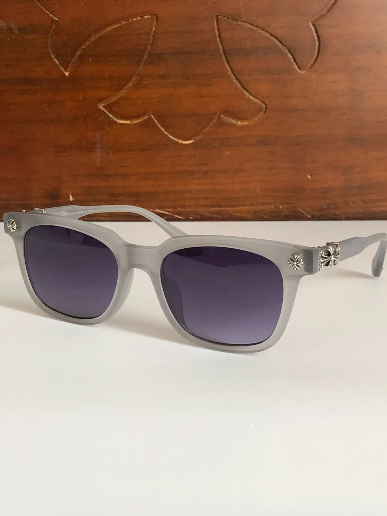 Chrome Hearts 经典方形哑光黑十字太阳镜 7