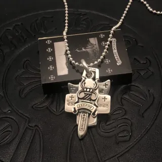 Chrome Hearts क्रॉस और तलवार पेंडेंट नेकलेस