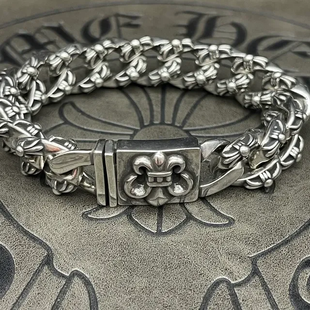 Chrome Hearts Lock Bracelet Oxidized Silver Fleur-de-Lis Star Motif Bracelets 4