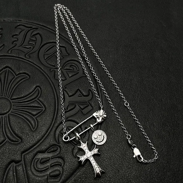Chrome Hearts Pin de seguridad Cruz Smiley Dije Collares 6