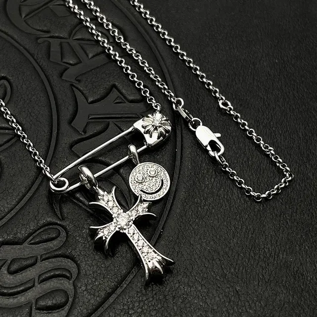 Chrome Hearts Pin de seguridad Cruz Smiley Dije Collares 8