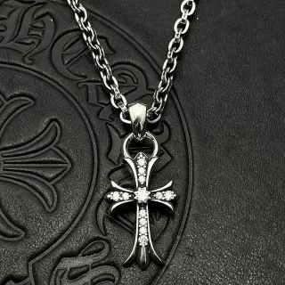 Chrome Hearts चांदी काला गॉथिक क्रॉस पावे क्रिस्टल हार