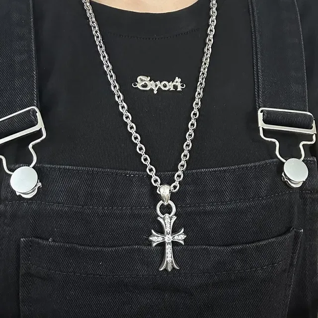 Chrome Hearts चांदी काला गॉथिक क्रॉस पावे क्रिस्टल हार 2