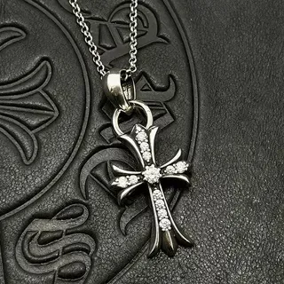 Chrome Hearts चांदी काला गॉथिक क्रॉस पावे क्रिस्टल हार 3