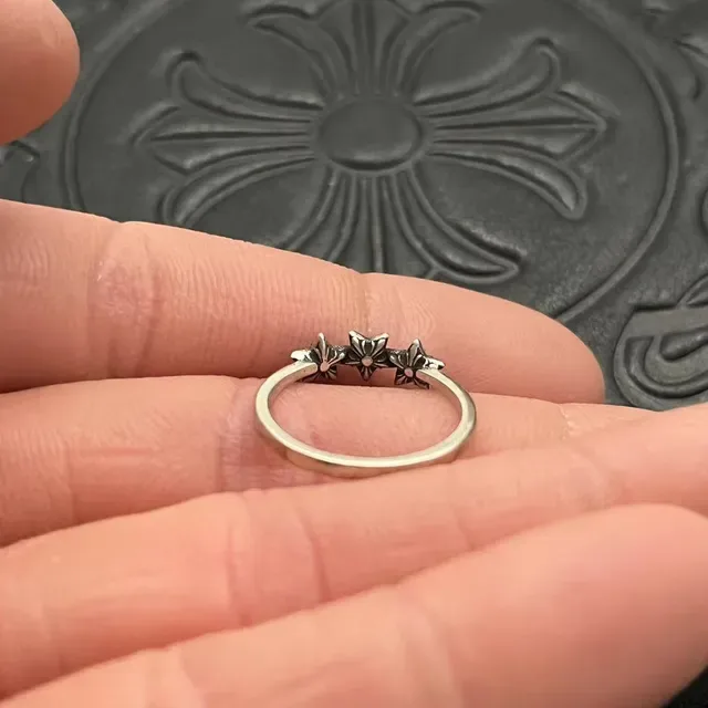Chrome Hearts Bague Argent Noir Oxydé Trois Motifs Floraux 3