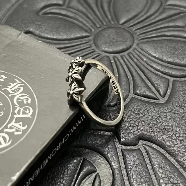 Chrome Hearts Bague Argent Noir Oxydé Trois Motifs Floraux 6