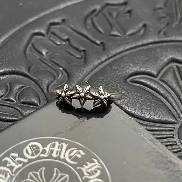 Chrome Hearts Bague Argent Noir Oxydé Trois Motifs Floraux 9