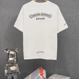 Chrome Hearts वर्टिकल गॉथिक लोगो काली टी-शर्ट