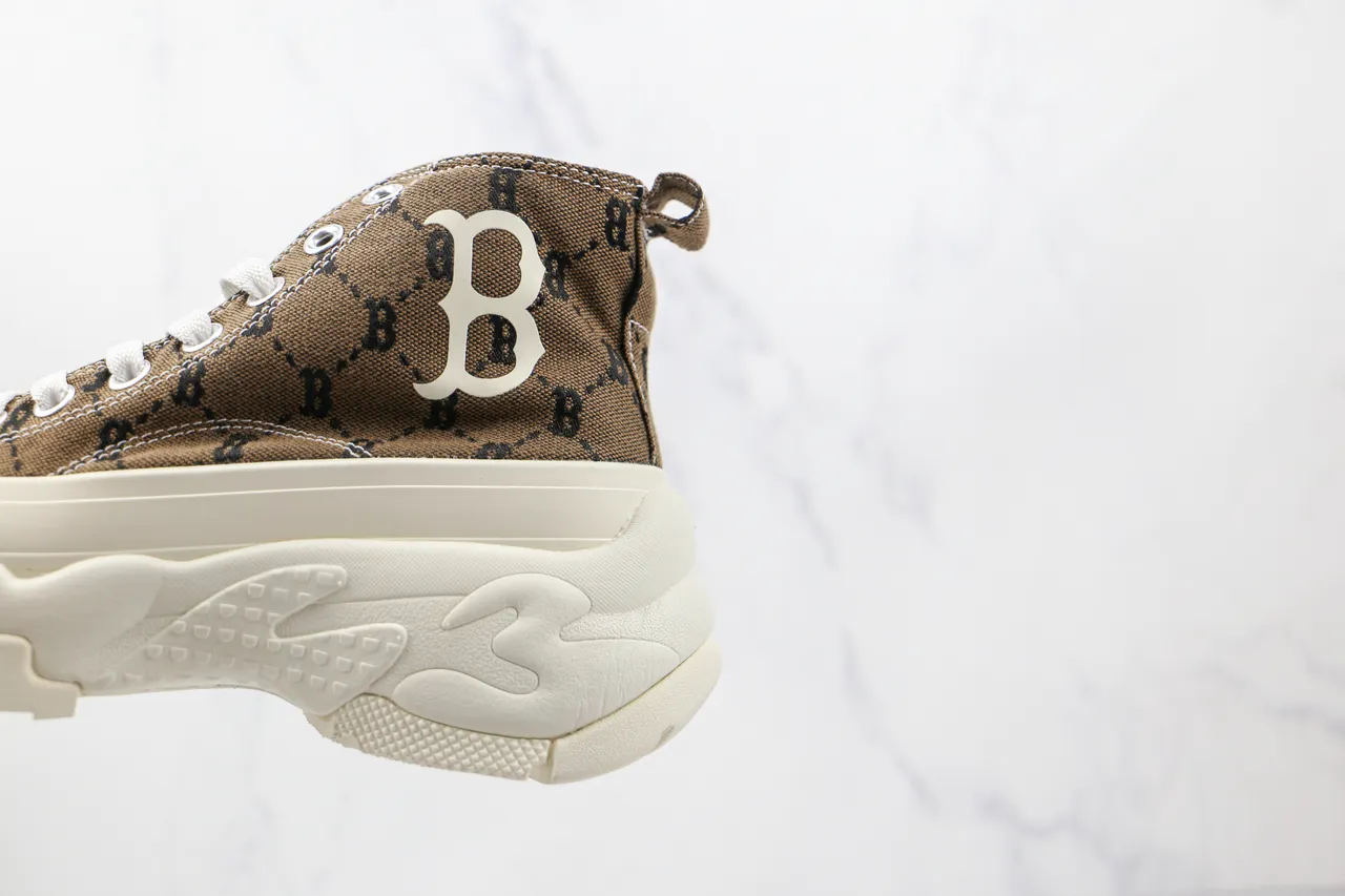Converse Tênis de cano alto monogrammado em canvas com sola chunky 4
