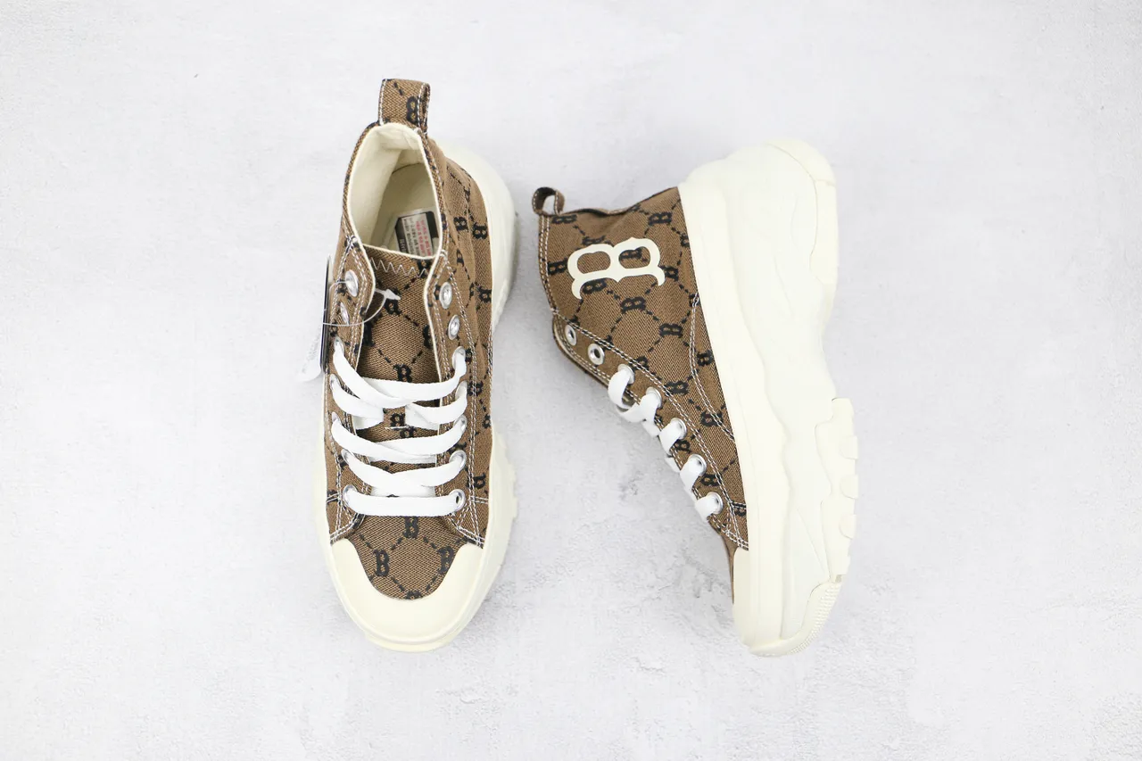 Converse Tênis de cano alto monogrammado em canvas com sola chunky 8