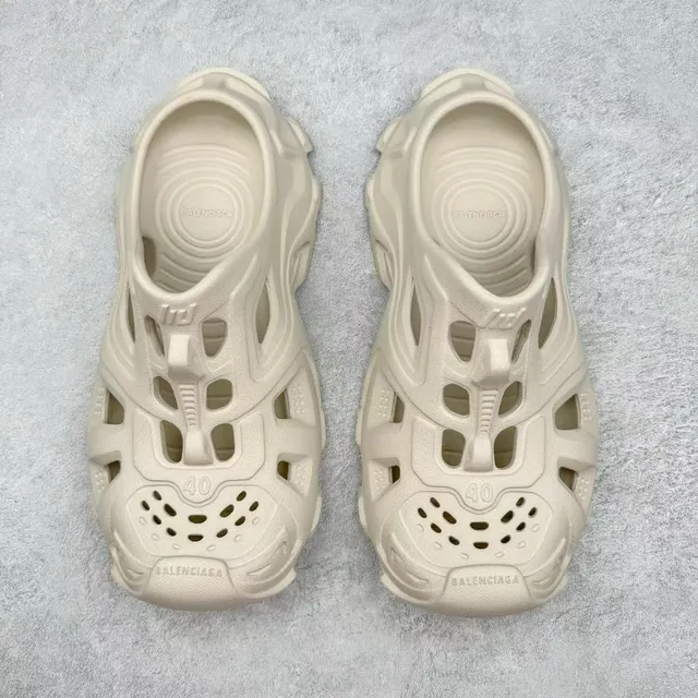 Crocs Beige Molded Foam Ventilated Cutouts Clog 9