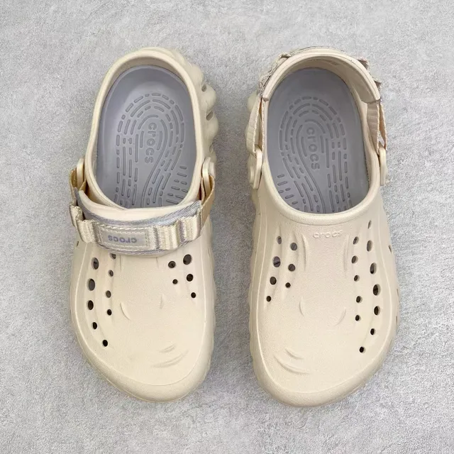 Crocs Echo Clog zueco beige de espuma 9
